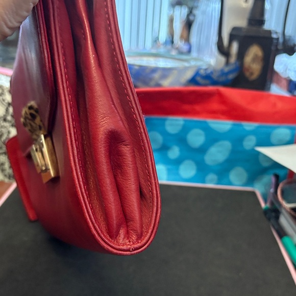 Stunning Leather GAYA Red Crossbody or handbag Bag with Gold Accents - Picture 10 of 15